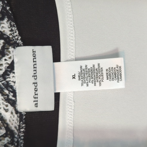 Alfred Dunner Barcelona Blouse with Necklace - Picture 2 of 9